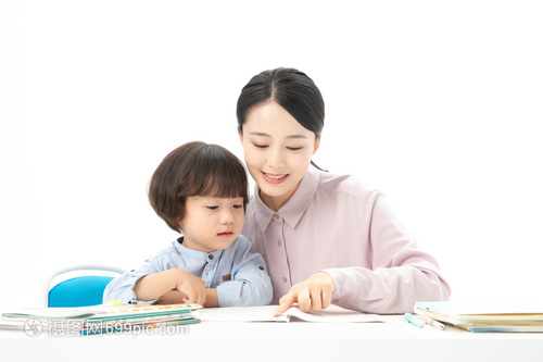 學前教育中教師指導的藝術 以愛為引，以趣為徑